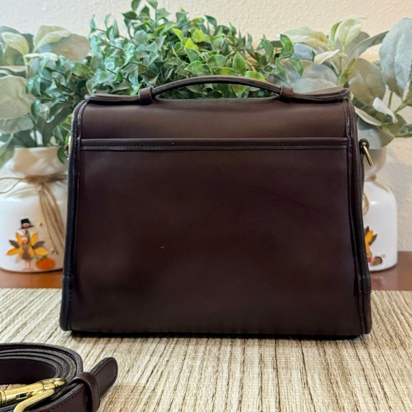 ❤️SOLD❤️Vintage Coach Mahogany Court Bag 9870 - Picture 3 of 10